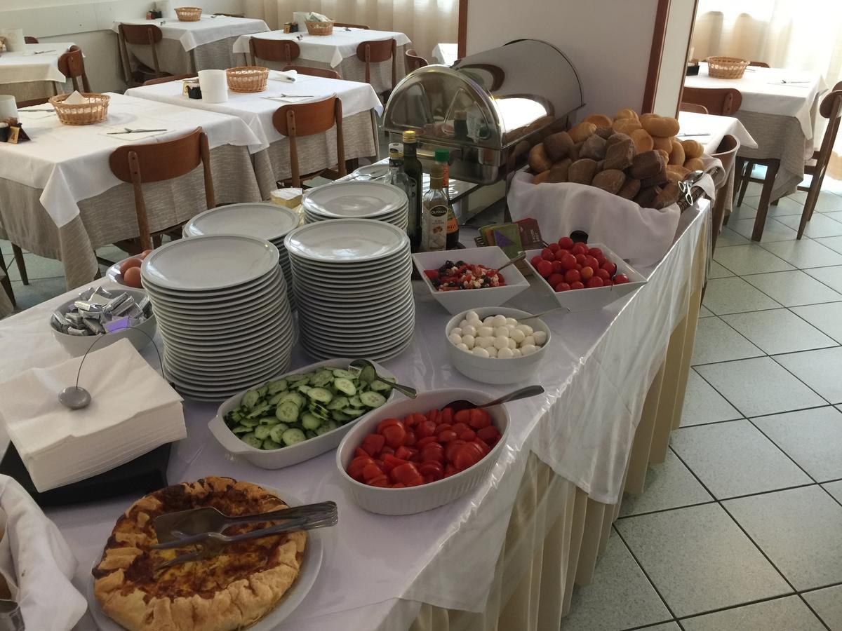 Hotel Eden Lignano Sabbiadoro Eksteriør bilde